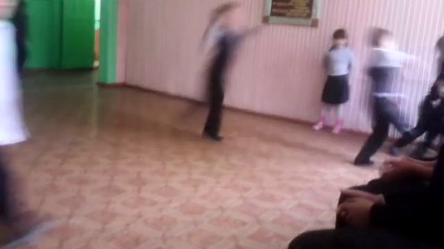 Дети в школе на перемене смотреть онлайн