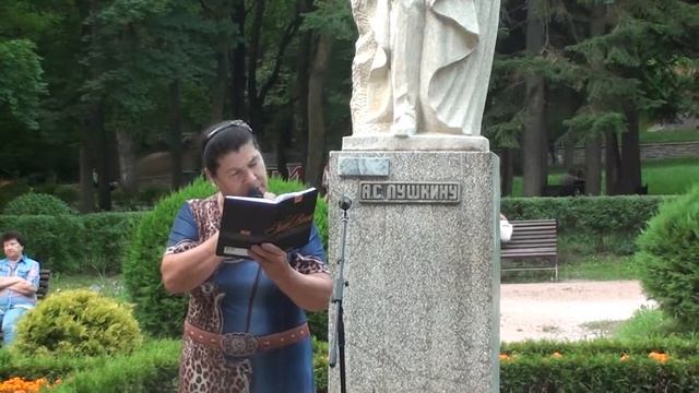 "Озорные гастроли курортных балагуров"у памятника Пушкину смотреть онлайн