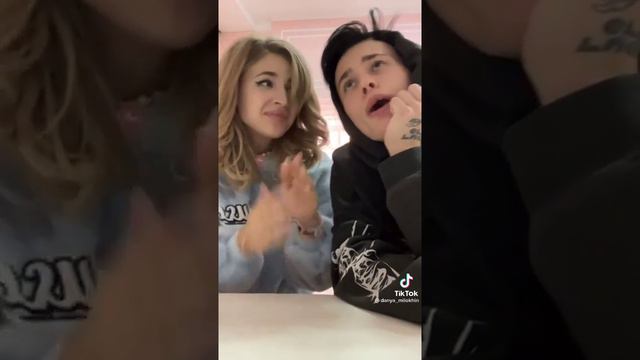 ДАНЯ МИЛОХИН !УРА УРААА МНЕ ДАЛИ ГАЛОЧКУ 🥵 смотреть онлайн