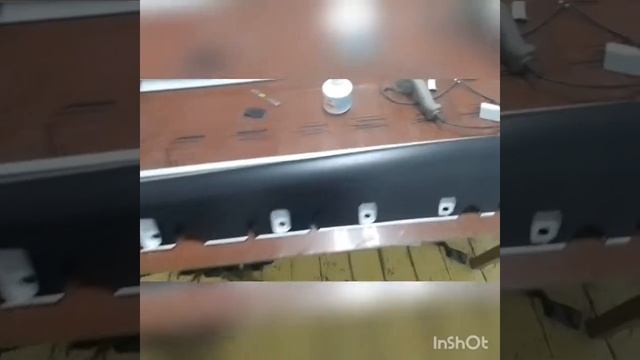 Полная обтяжка (оклейка) виниловой, черной, матовой пленкой Oracal 970 порогов от автомобиля BMW X5 смотреть онлайн