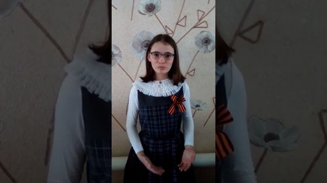 Чижова Татьяна (12 лет) читает стихотворение "Оборванного мишку утешала" (автор Л. Тасси) смотреть онлайн