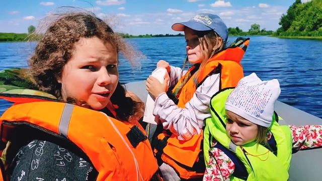 СПАСАЕМСЯ ОТ АПОКАЛИПСИСА В ЛОДКЕ ПО ВОЛГЕ? смотреть онлайн