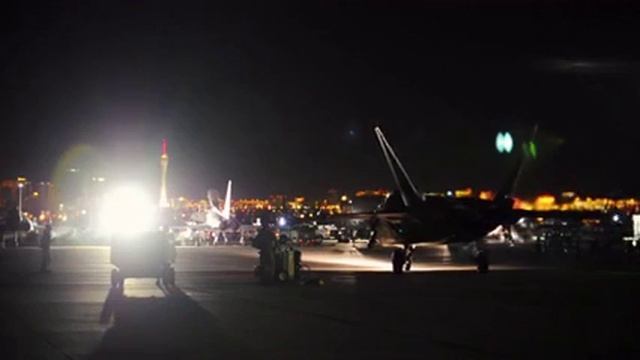 Maintaining F-22 Raptor Low Observability in ONE MINUTE смотреть онлайн