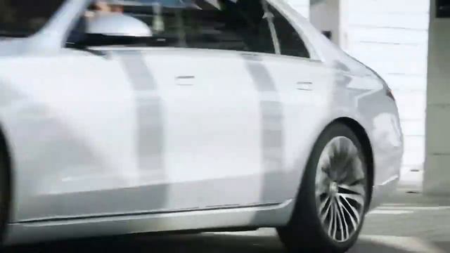 Aprenda sobre os recursos mais recentes do novo Mercedes S-Classe 2021, uma obra-prima comovente смотреть онлайн
