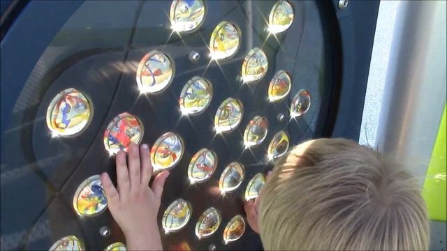 Ellion Playing at Fun-Junction Landfill Playground! смотреть онлайн