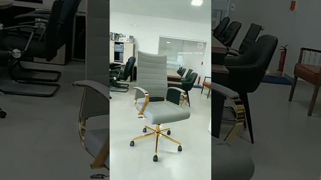 Cadeira presidente A801 modelo Charles Eames cinza c/Dourado смотреть онлайн