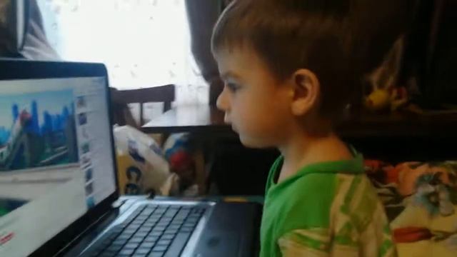 Мой брат ту пит у компъютера смотреть онлайн