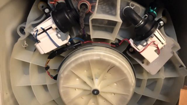“SD” CODE: WHIRLPOOL CABRIO WASHER WON’T DRAIN? SAVE YOUR MONEY! (EASY FIX) смотреть онлайн