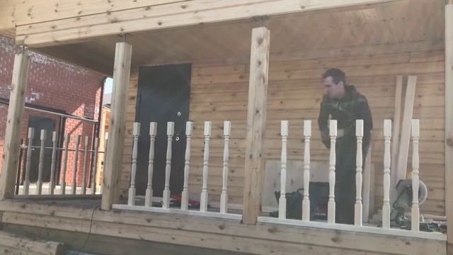 Терраса.Ограждение террасы своими руками из балясин. смотреть онлайн