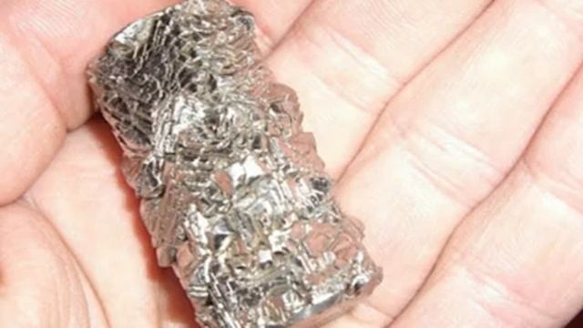 САМЫЕ НЕОБЫЧНЫЕ МЕТАЛЛЫ НА ЗЕМЛЕ | САМЫЕ ДОРОГИЕ МЕТАЛЛЫ В МИРЕ смотреть онлайн