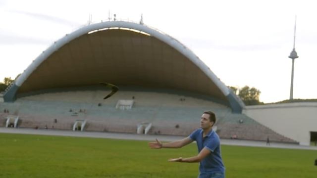 Wooden boomerang returns | How to Throw and Catch a Boomerang? | Boomerangs for Sale смотреть онлайн