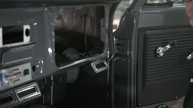 2019 Classic Trucks Week to Wicked: 1971 Chevrolet C10—FULL EPISODE смотреть онлайн