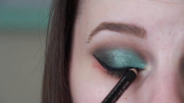 Smokey Green St Patrick's Day Makeup Tutorial смотреть онлайн