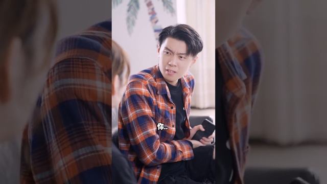 心机绿茶女发小为了和小卷抢男友，竟然住在小卷家装可怜，结果被抛弃，大快人心！【鹿小卷】 смотреть онлайн