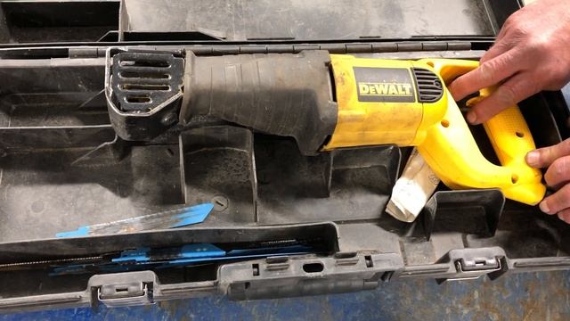 DeWalt DW304PK-qs tigersåg смотреть онлайн
