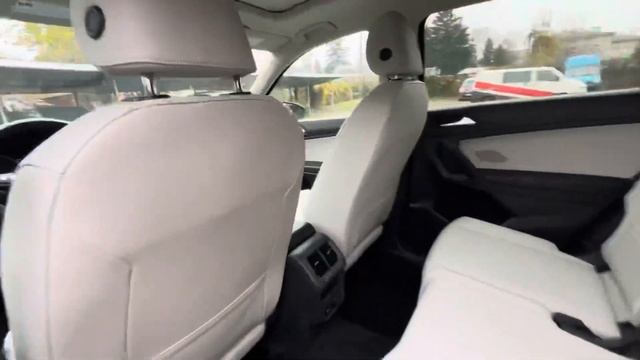 Volkswagen Tiguan SE 2019 2.0 TSI смотреть онлайн