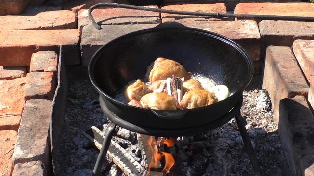 Зеленый плов с курицей в КАЗАНЕ на КОСТРЕ смотреть онлайн