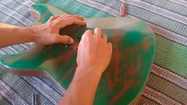 Cara Memasang Tremolo Gitar Fender Elektrik смотреть онлайн