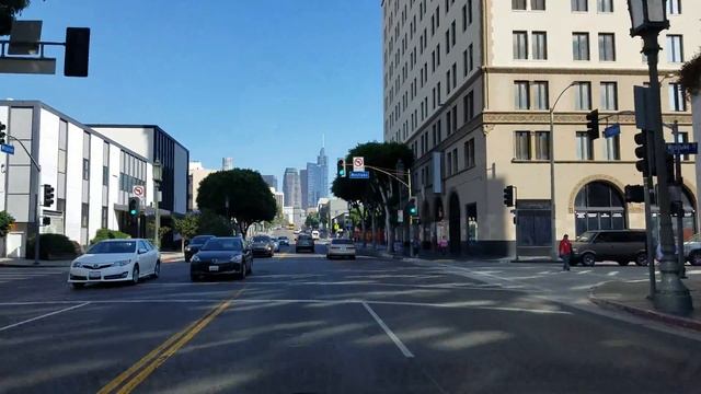 Driving Wilshire Blvd in Los Angeles, California смотреть онлайн