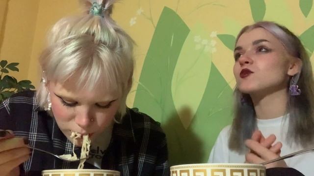 Готовим лапшу и отвечаем на вопросы о нас смотреть онлайн