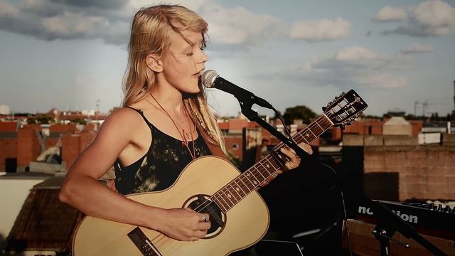 Alice Phoebe Lou - "Grey" (Stereofox Sessions) смотреть онлайн