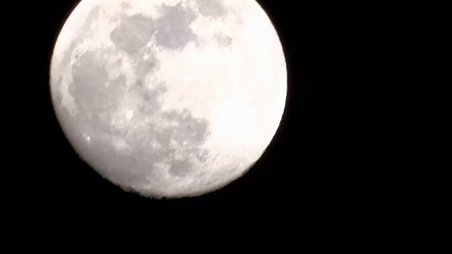 50-кратное увеличение Луны смотреть онлайн