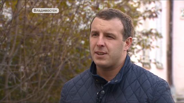 Первые новогодние ёлки установили во Владивостоке смотреть онлайн