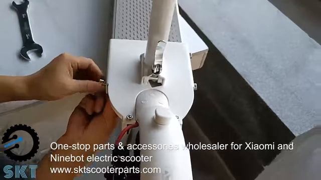 How to install the Xiaomi M365/Pro/Pro2/1S electric scooter seat. смотреть онлайн