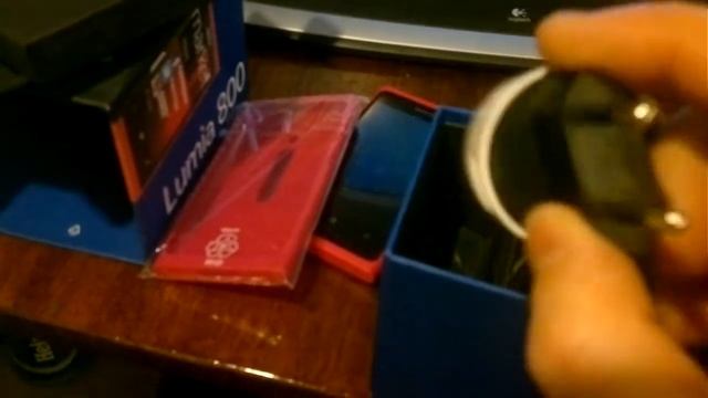 Анпакинг Nokia Lumia 800 смотреть онлайн