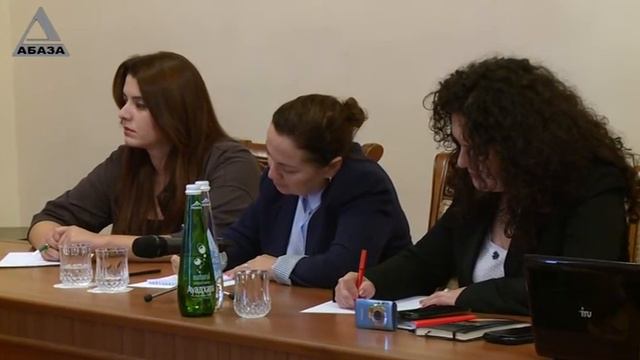 "Продали мы за последние годы немало, пора возвращать", - Рауль Хаджимба смотреть онлайн