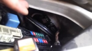 Toyota Prius замена лампы ближнего света левая фара ч.2