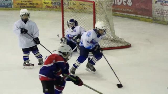 2014.02.16 Хоккей. Кристалл.2005-Кристалл.2004 (8-18). Бердск. 5479 смотреть онлайн