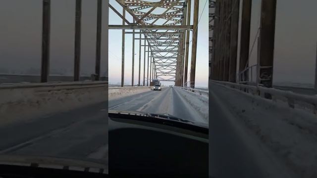 По мосту над Северной двиной. Архангельск смотреть онлайн