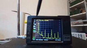 2.1 Как замеряет анализатор спектра tinySA и пару измерений с работающей Теслой