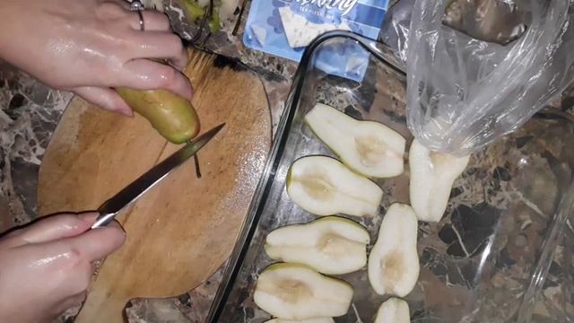 КАК ЭКОНОМЛЮ?ГРУШИ С СЫРОМ С ПЛЕСЕНЬЮ.ГРУШИ С ГОЛУБЫМ СЫРОМ.КАК ЗАПЕЧЬ ГРУШИ?ЧТО ПРИГОТОВИТЬ ИЗ ГРУ смотреть онлайн