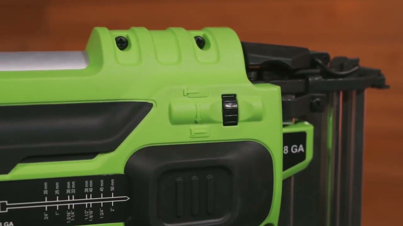 Тест аккумуляторного нейлера Greenworks GD24BN, 24V от журналистов 