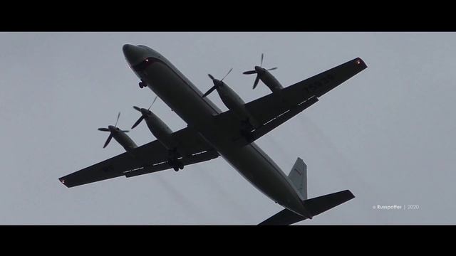 Ил-18 пролетел на 3-х двигателях. Полет самолетов на малой высоте над городом. Вид из окна. смотреть онлайн
