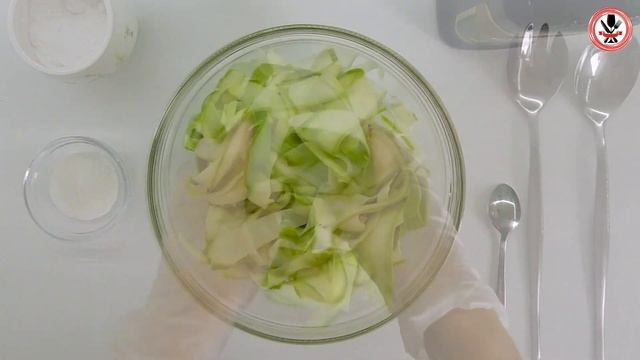 Нереально вкусный, низкокалорийный салат из кабачков. Ешь и худей. Легкий салатик за 5 минут. смотреть онлайн