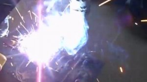 Как зажигать электрод что бы не прилипал