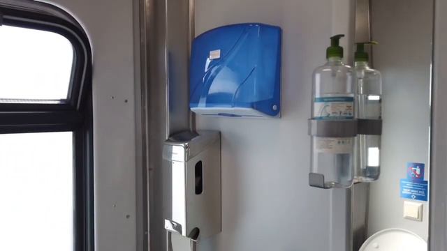 Министр инфраструктуры в поезде Киев-Мариуполь во время карантина