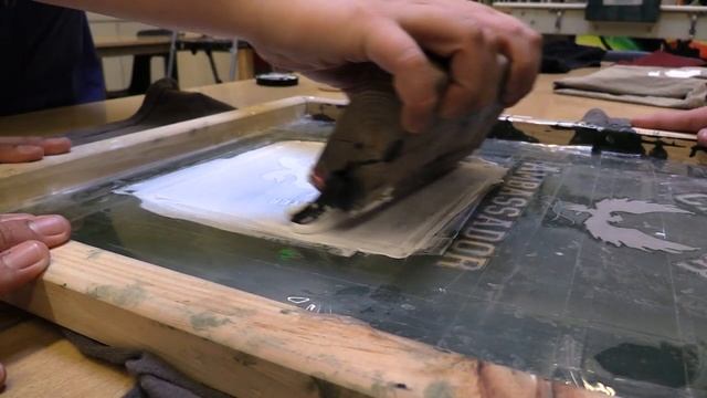 Screen Printing Demonstration смотреть онлайн