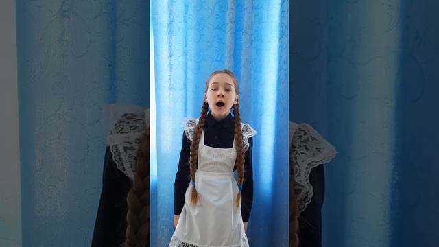 Стихотворение Сергея Есенина "Низкий дом с голубыми ставнями" на татарском языке. смотреть онлайн