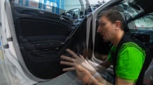 Как снять обшивку двери Volkswagen Golf 6