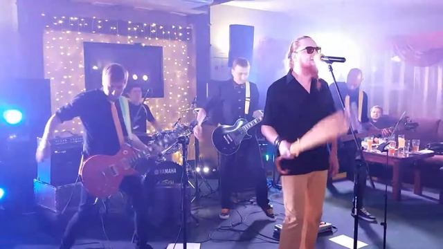 Питоны - Человек с зонтом (Паб Эль и Стаут 31.08.2019) смотреть онлайн
