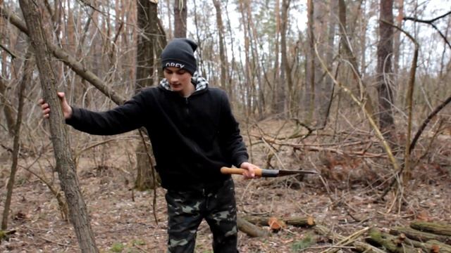 ПОСТРОЙКА спортивной базы в лесу !!! Часть 2 / Уборка территории / ЖАРИМ СОСИСКИ смотреть онлайн