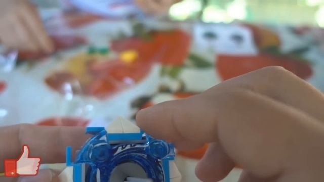 Лего Бейдлейд Первые наши беи из Лего Lego BeyBlade Our first bays from Lego смотреть онлайн