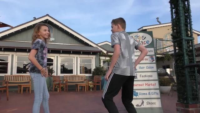 ACTING OUT AT A RESTAURANT | We Are The Davises