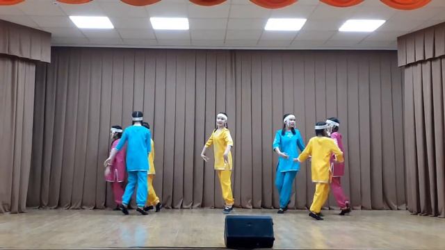 общий танец ногайцев ансамблей "Куьпелек" и "Яныма" смотреть онлайн