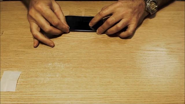 Наклейка защитного стекла на смартфон Samsung Galaxy I9505 S4 с аккумулятором ZeroLemon смотреть онлайн