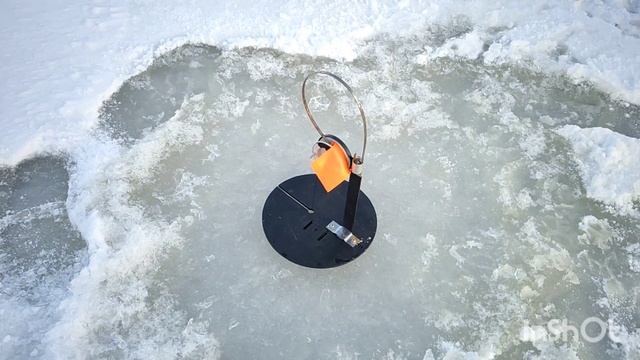 Зимняя рыбалка на жерлицы. Хорошо отдохнули)) смотреть онлайн